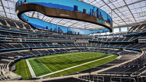 那不勒斯欧冠第5轮以3-0击败格拉斯哥流浪者，与拜仁同守不败纪录