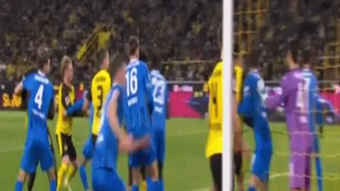 拜仁慕尼黑斯图加特2-2战平，德裏赫特89分钟制造点球