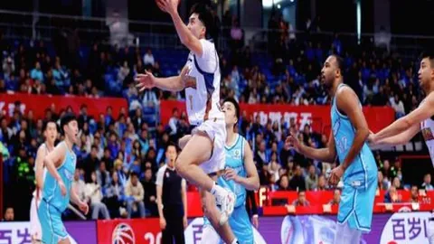 “成都西南棋王赛落幕，辜梓豪、杨鼎新等棋手晋级四强角逐”